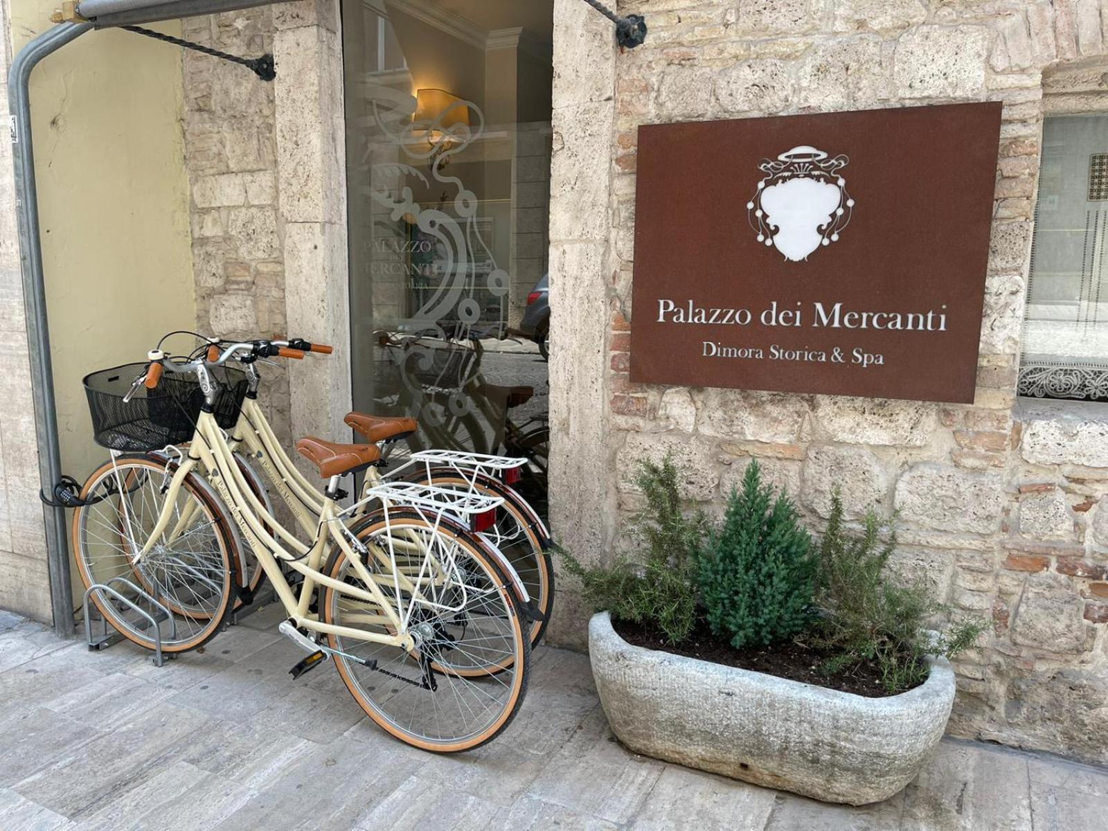 Palazzo Dei Mercanti - Dimora & Spa Hotel Ascoli Piceno Bagian luar foto